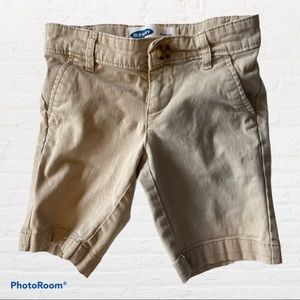 Old Navy Girl’s Uniform Bermuda Shorts Size 6